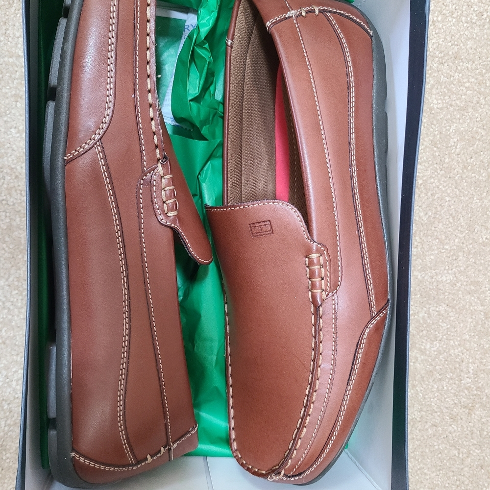 NIB Tommy Hilfiger shoes